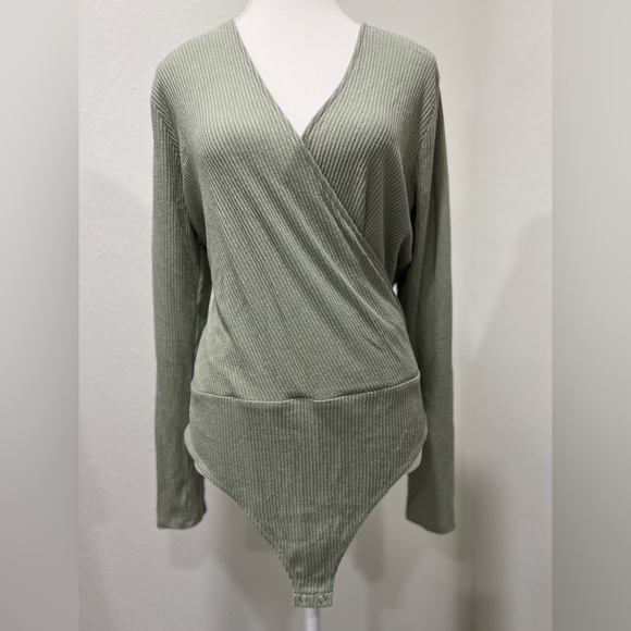 EXPRESS Ribbed Wrap Bodysuit EUC - Picture 1 of 8